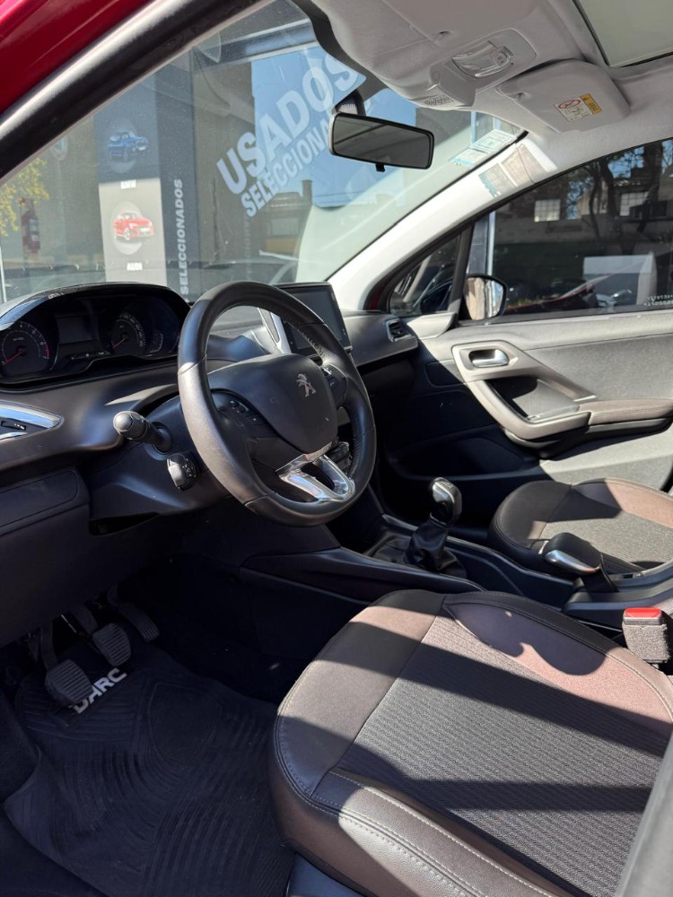 Peugeot 2008 Feline — foto 11